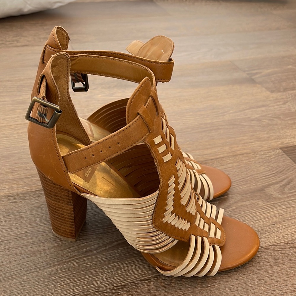 Dolce vita sandals